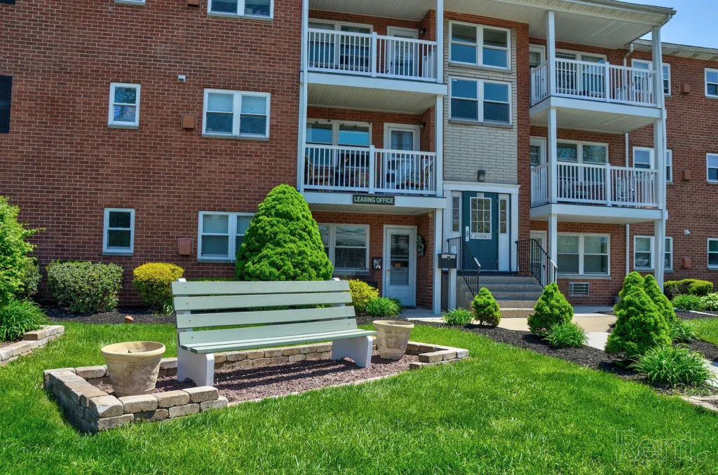 Allen Gardens Apartments