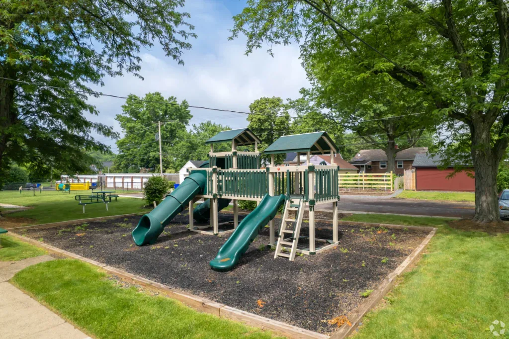 Arbor Grove Apartments