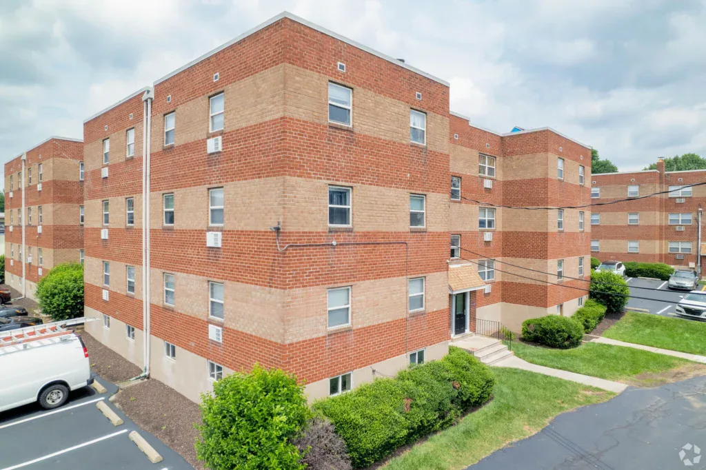 Glen Brook Apartments