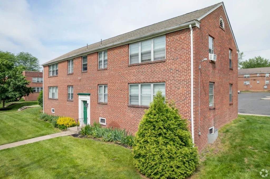 Arbor Grove Apartments
