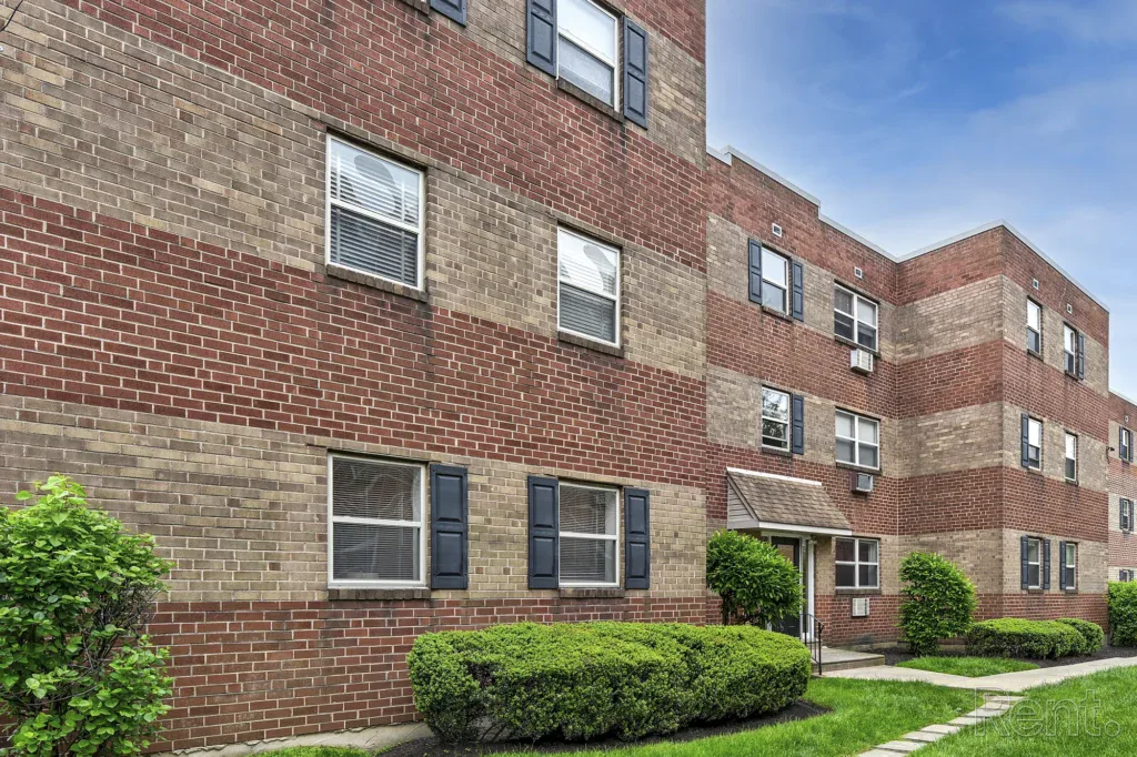 Glen Brook Apartments
