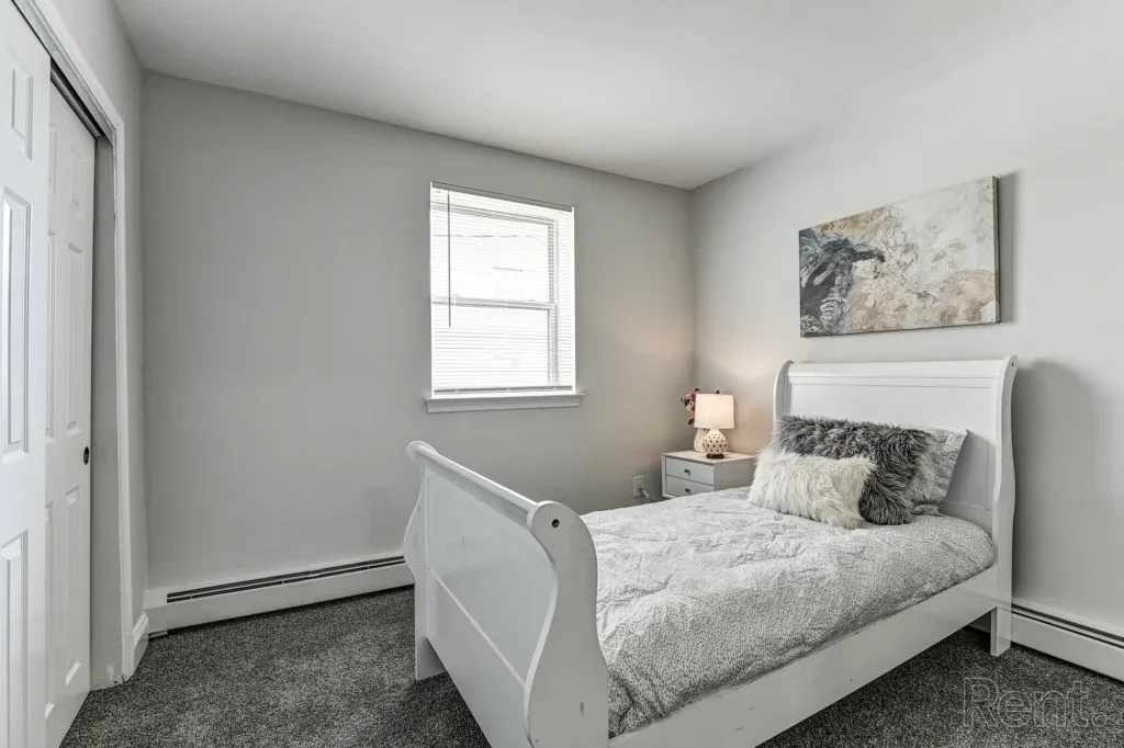 Glen Brook Apartments