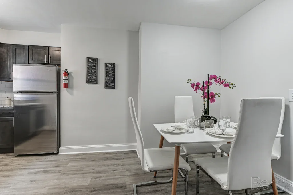 Glen Brook Apartments