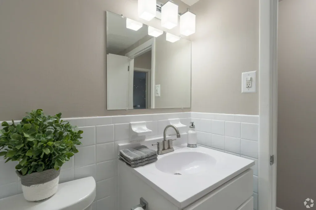 Highland Manor Apartments