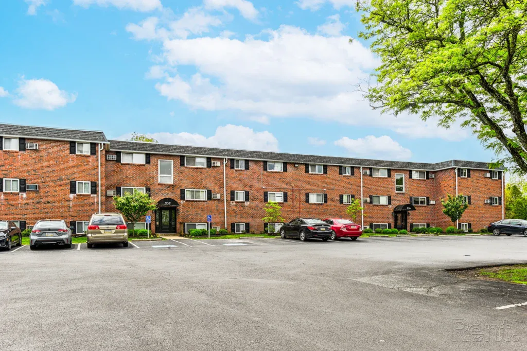 Highland Manor Apartments