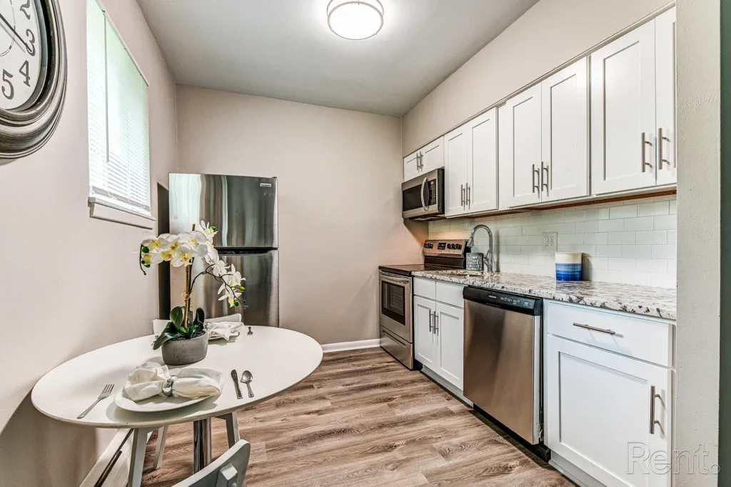 Highland Manor Apartments