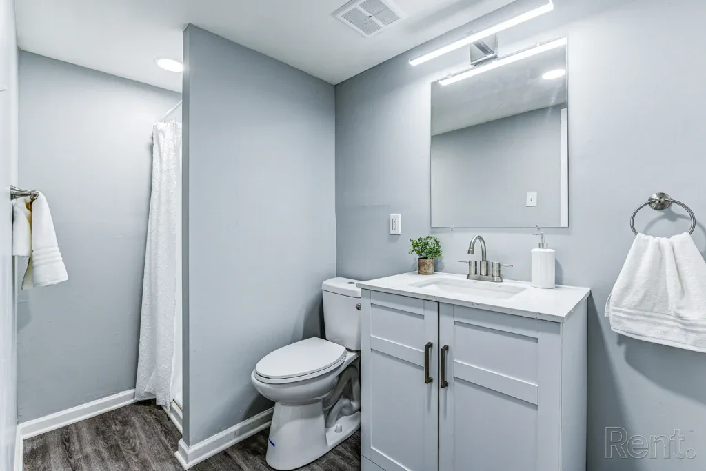 Iron Hill Apartments