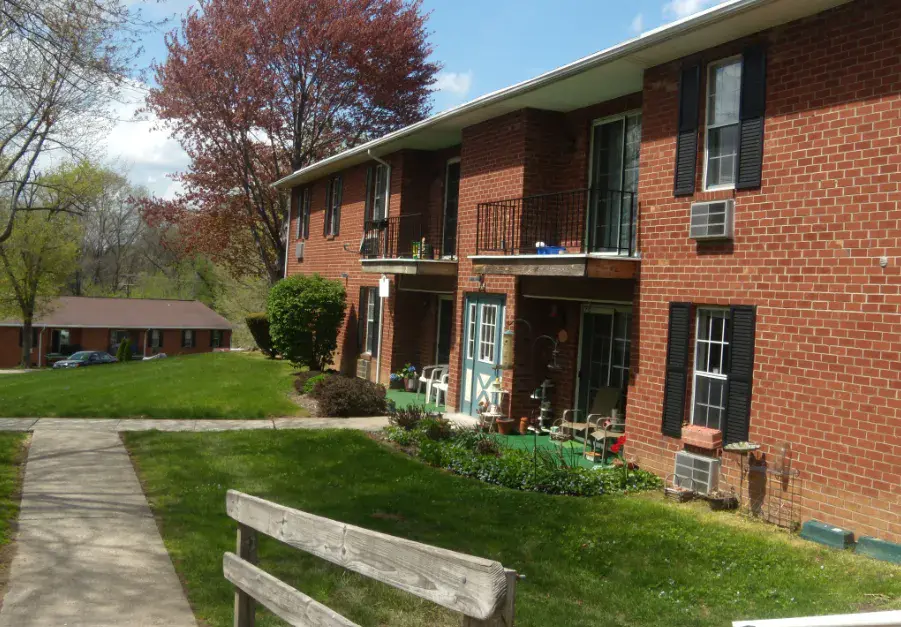 Oak Hollow Apartments