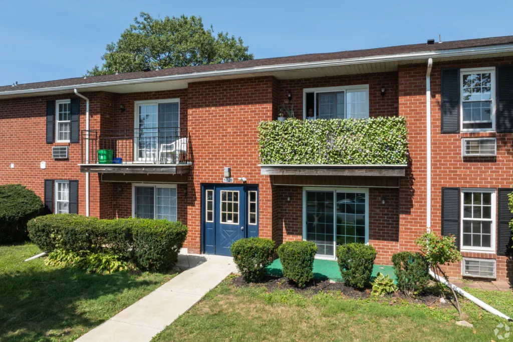 Oak Hollow Apartments