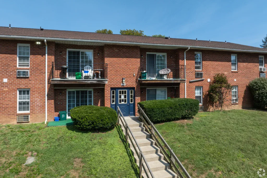 Oak Hollow Apartments