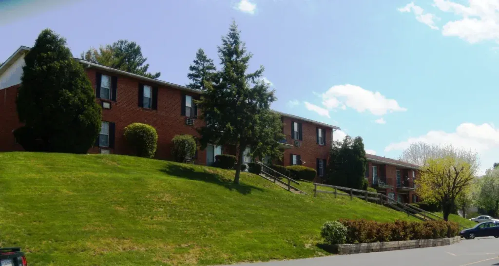 Oak Hollow Apartments