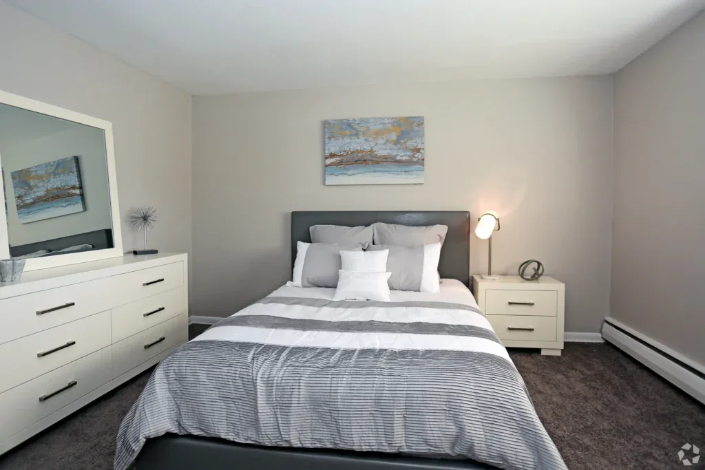 Laurel Manor Apartments