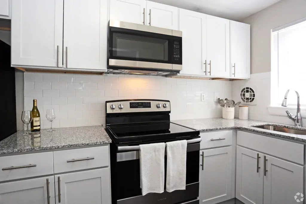 Laurel Manor Apartments