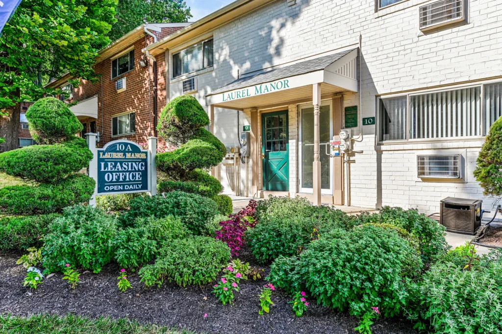 Laurel Manor Apartments