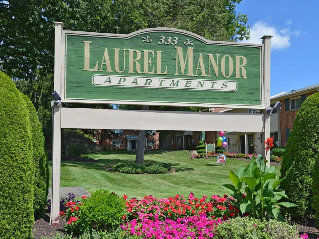 Laurel Manor Apartments