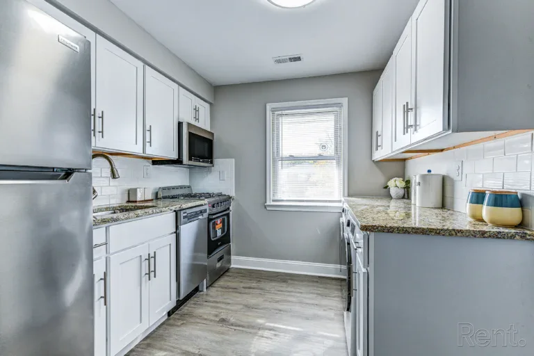 Hampton Court Apartments Barrington NJ