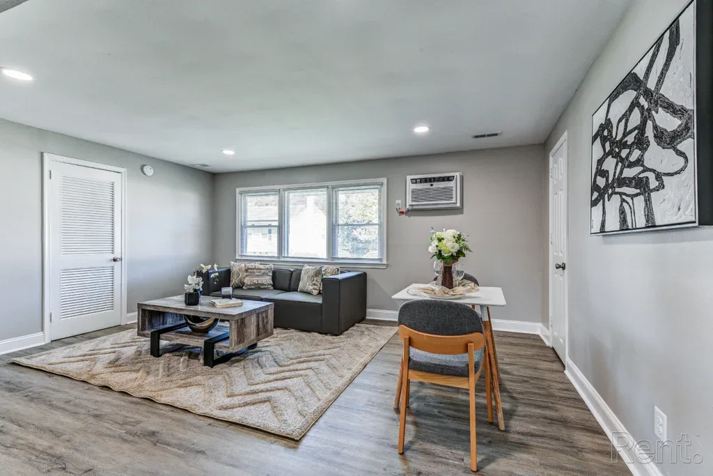 Hampton Court Apartments Barrington NJ