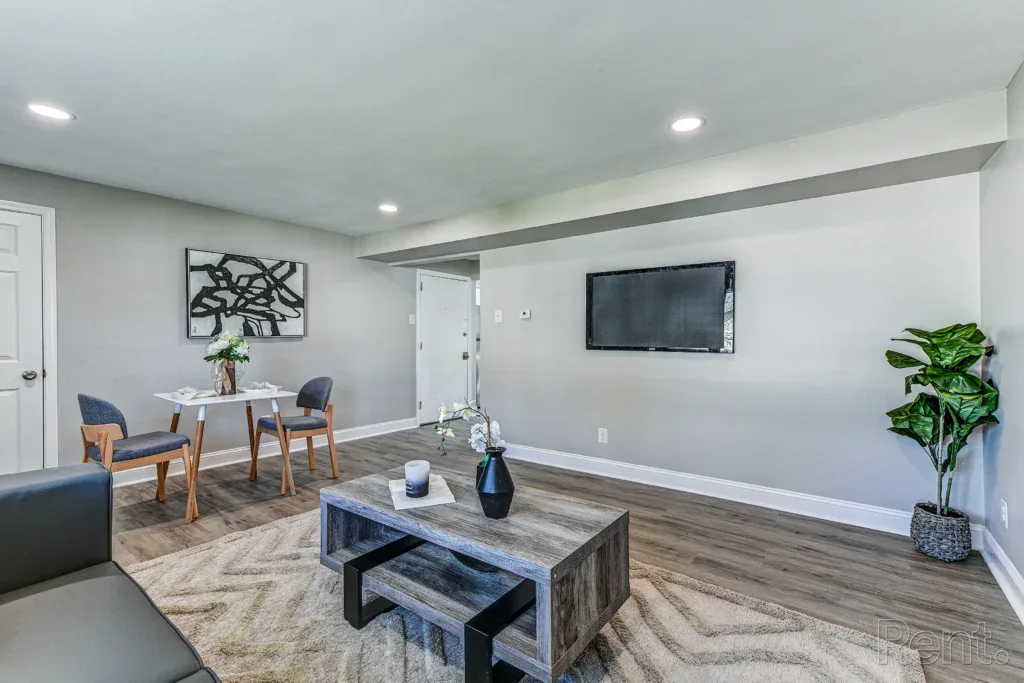 Hampton Court Apartments Barrington NJ