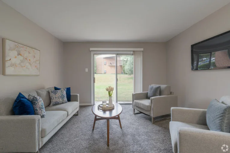 The Crossings at Glassboro NJ Apartments